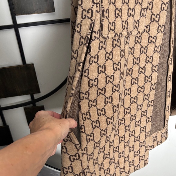 Gucci Tan Monogrammed Cape with Gold Buttons - Picture 2 of 10